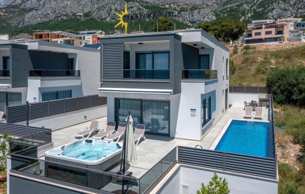 Villa Sunny Lux 1 In By Guide Makarska