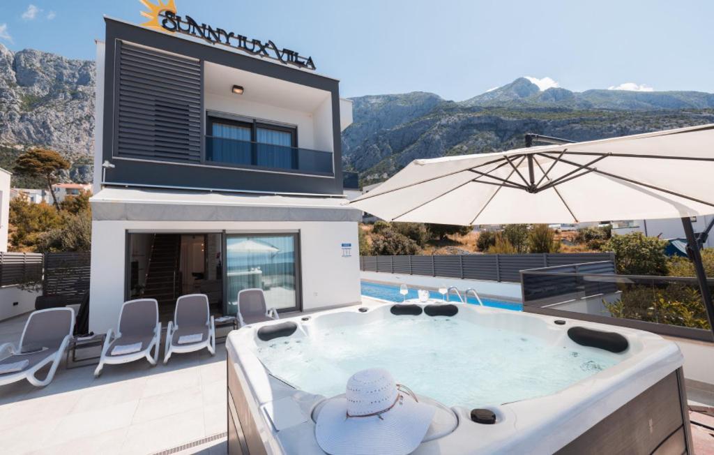 Sunny Lux 1 In By Guide Villa Makarska