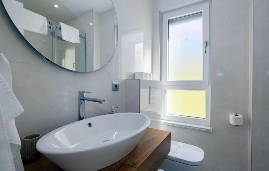 Sunny Lux 1 In By Guide Villa *