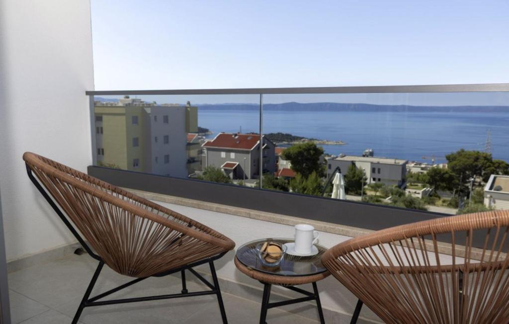 Sunny Lux 1 In By Guide Makarska