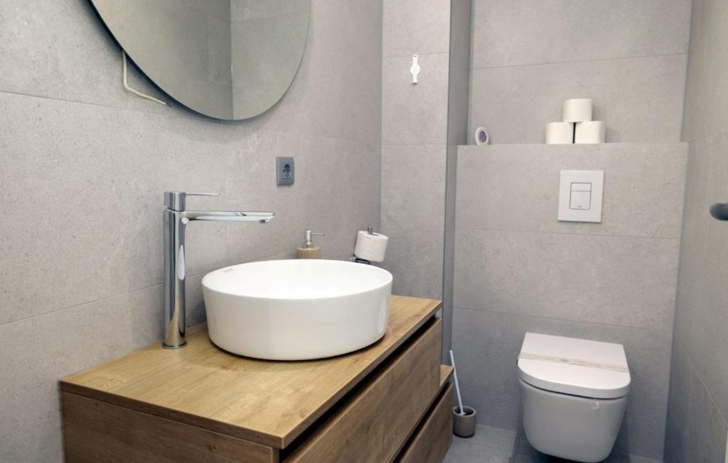 Sunny Lux 1 In By Guide Villa